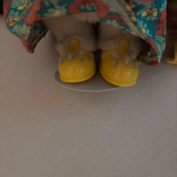 Muffy Vanderbear Squirrel Friend A Walk in the Park - Picture 5 of 6